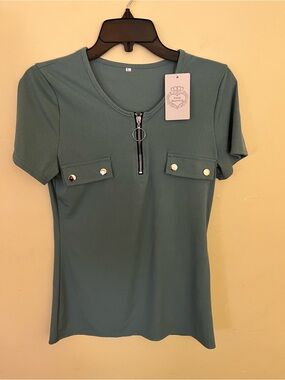 Floral Blooming Teal Short-Sleeve Zip Front Top Size Large NWT